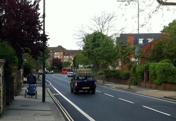 The photo for Sheen Road - more pavement cycling.